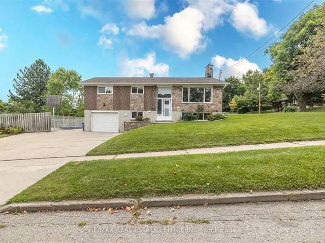 House For Sale in Guelph, Ontario