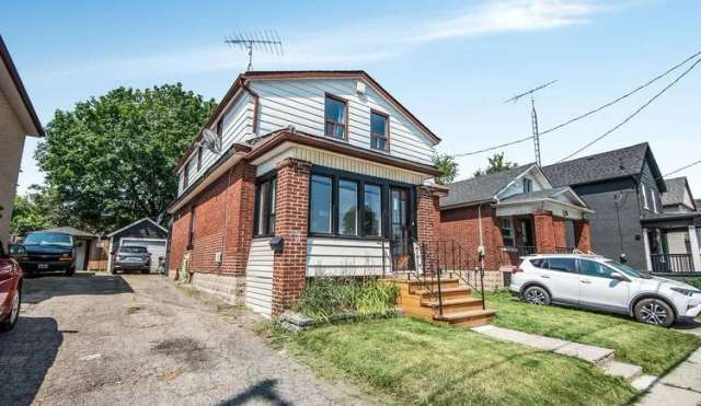 House For Sale in Oshawa, Ontario