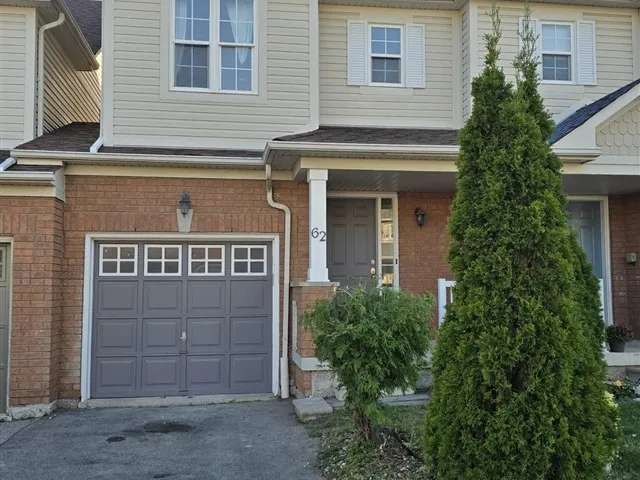 Townhouse For Sale in Whitby, Ontario