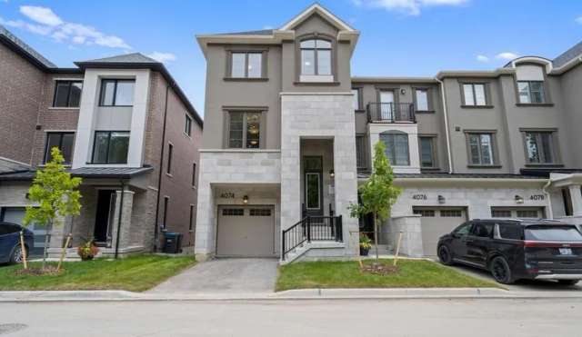 Townhouse For Sale in Mississauga, Ontario