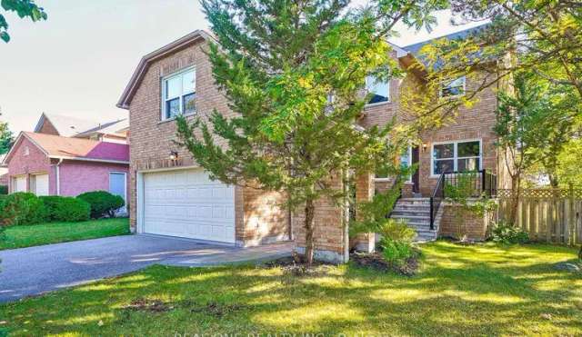 House For Sale in Aurora, Ontario