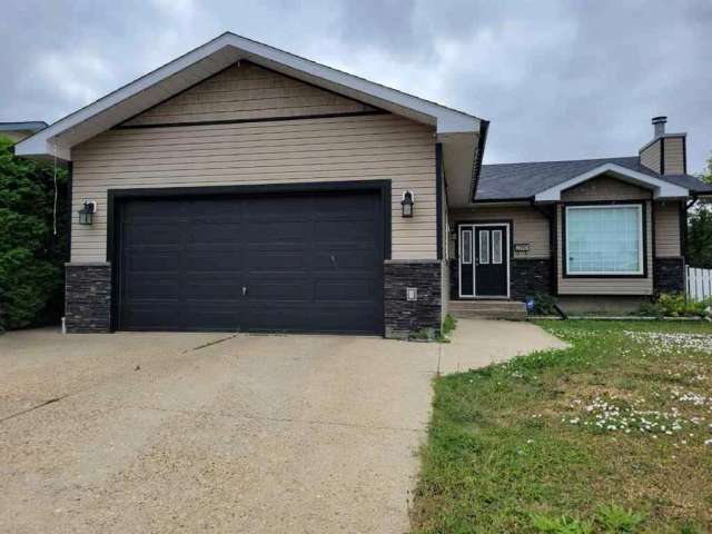 House For Sale in Medicine Hat, Alberta