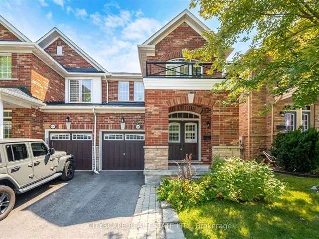 Condo For Sale in Newmarket, Ontario