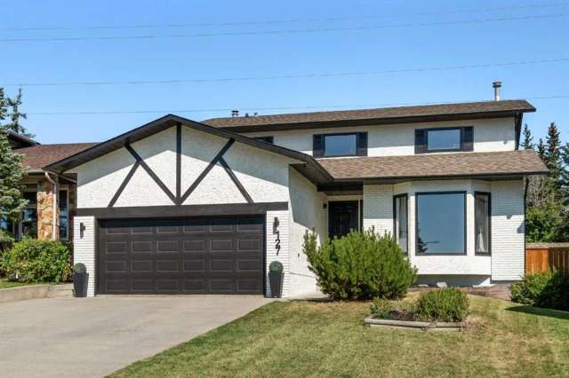 House For Sale in Calgary, Alberta