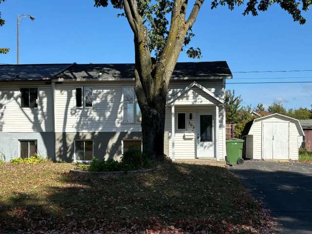 Bungalow For Sale in Victoriaville, Quebec