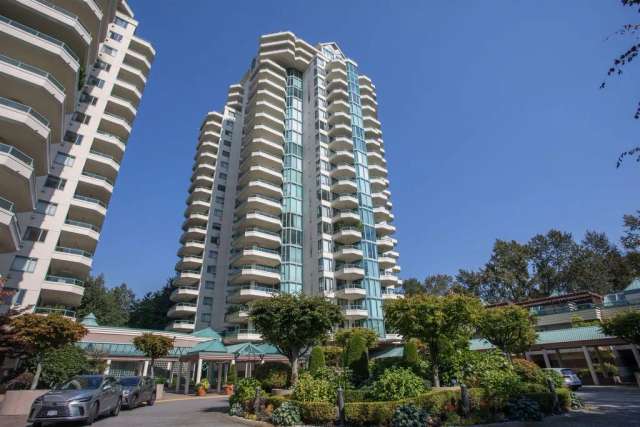 Condo For Sale in West Vancouver, British Columbia