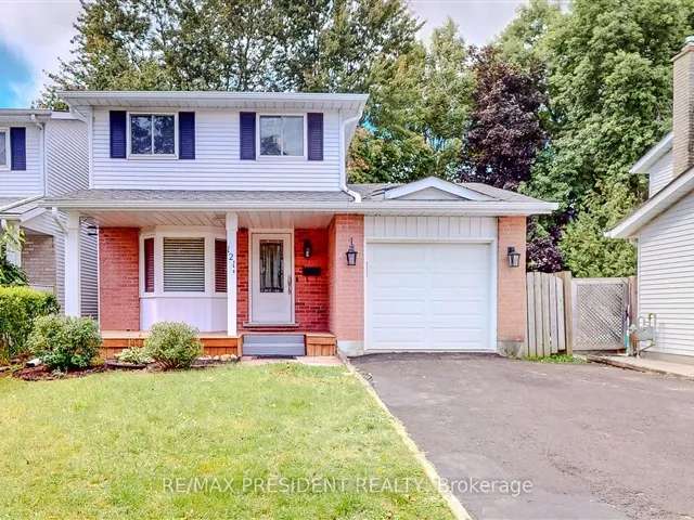 House For Sale in Waterloo, Ontario