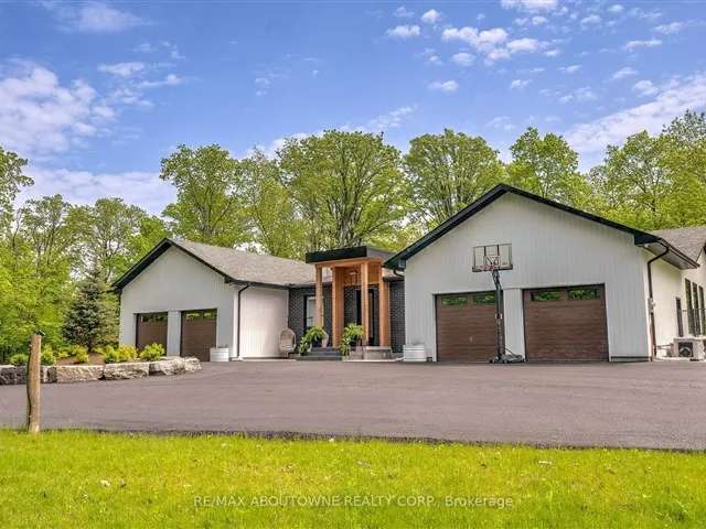 House For Sale in Grimsby, Ontario