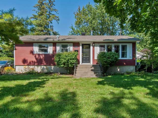 Bungalow For Sale in Quebec, Quebec