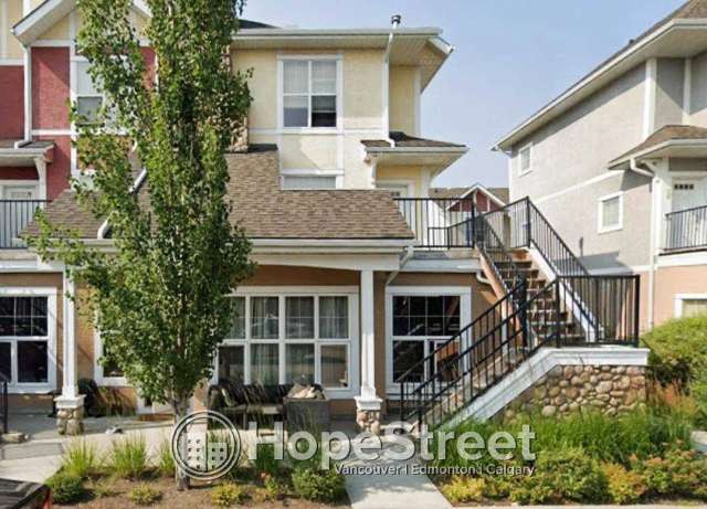 Townhouse For Rent in Calgary, Alberta