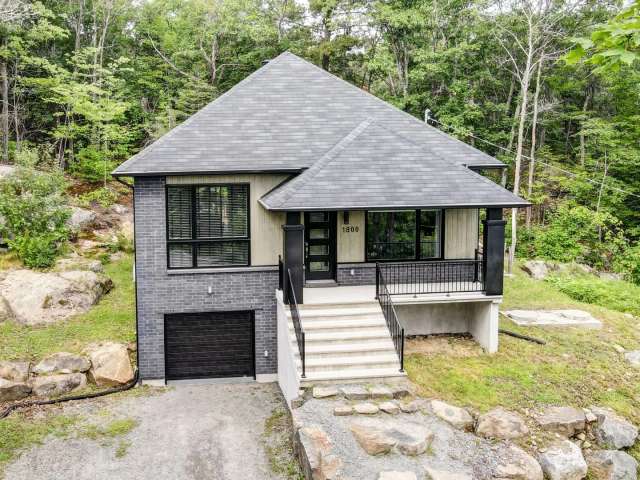 Bungalow For Sale in Quebec, Quebec