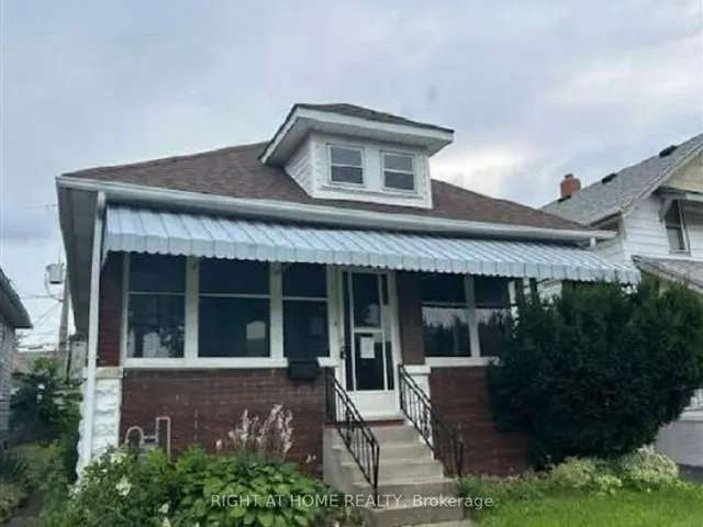 House For Sale in Windsor, Ontario