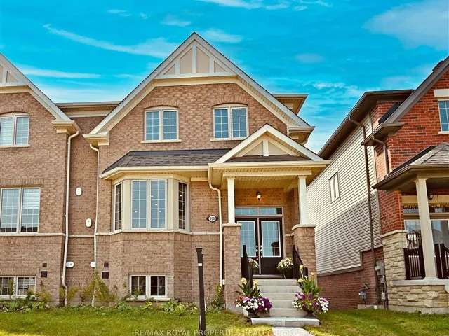 Townhouse For Sale in Whitby, Ontario