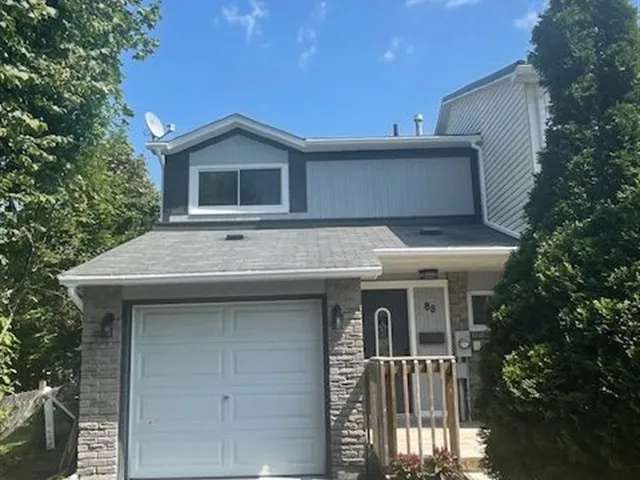 House For Sale in Barrie, Ontario