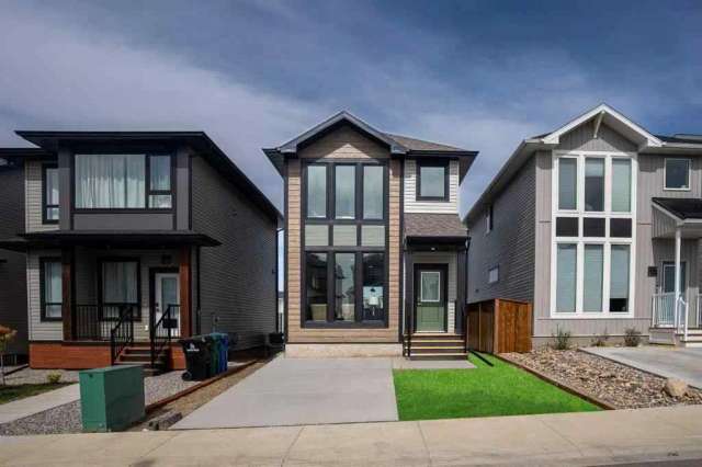 House For Sale in Lethbridge, Alberta