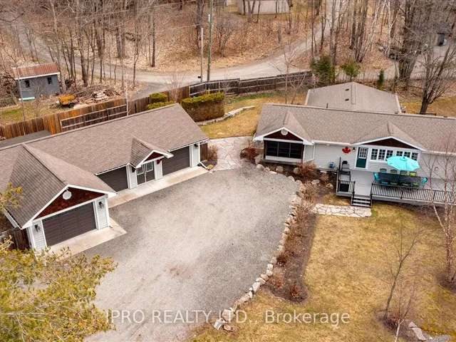 Cottage For Sale in Muskoka Lakes Township, Ontario