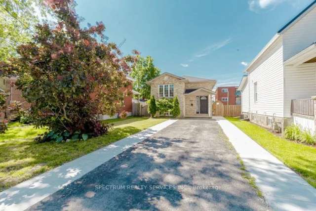 House For Sale in Stratford, Ontario