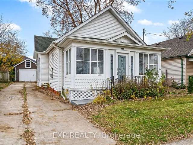 House For Sale in Niagara Falls, Ontario