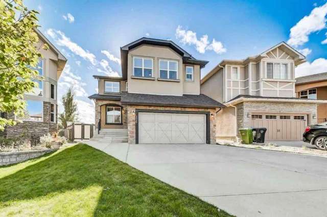 House For Sale in Calgary, Alberta