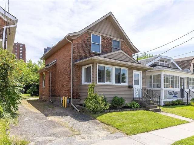 House For Sale in St. Catharines, Ontario