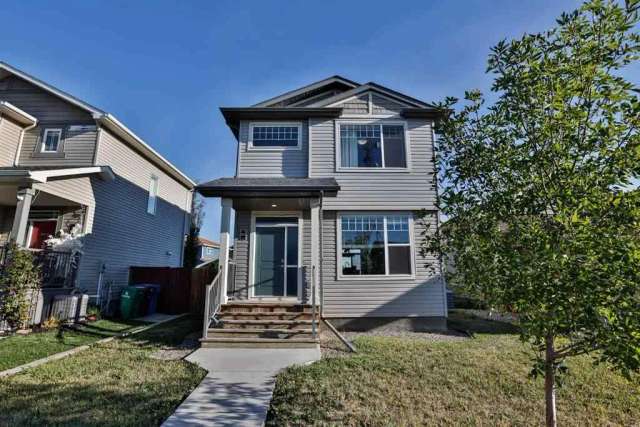 House For Sale in Lethbridge, Alberta