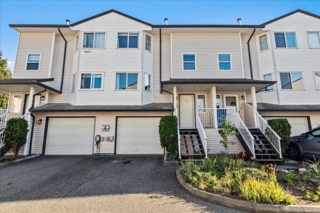 A $609,900.00 Townhouse with 3 bedrooms in Vedder Crossing, Sardis