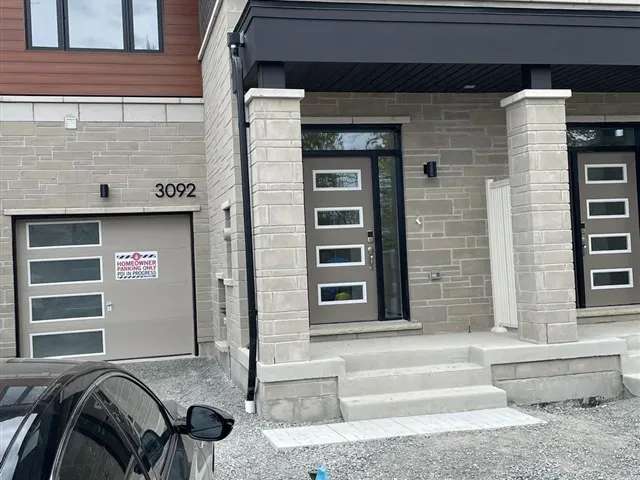 Townhouse For Rent in Pickering, Ontario