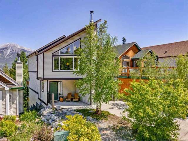 House For Sale in Canmore, Alberta