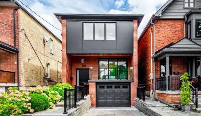 House For Sale in Toronto, Ontario