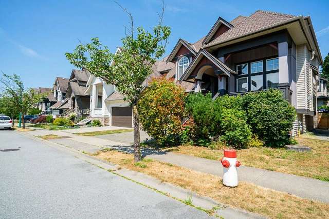 19243 FIELDSTONE Walk in Pitt Meadows: South Meadows House for sale : MLS®# R2922699