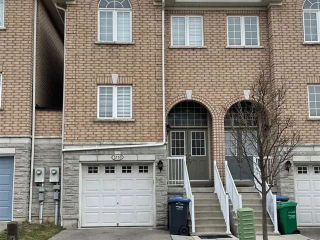 Townhouse For Rent in Mississauga, Ontario