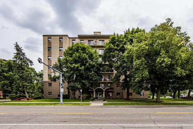 325 North Park Street -  in Brantford