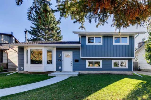 House For Sale in Calgary, Alberta