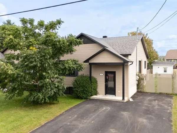 Bungalow-Semi-detached for sale (Centre-du-Québec) #QV531