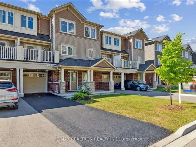 Townhouse For Sale in Oshawa, Ontario