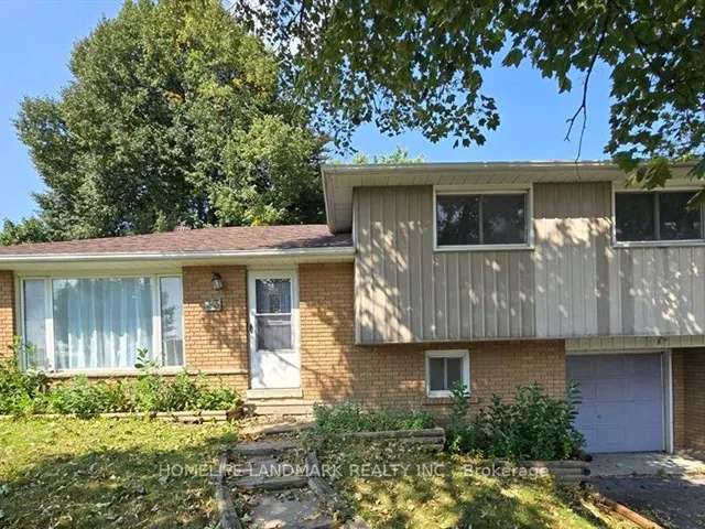 House For Sale in Newmarket, Ontario