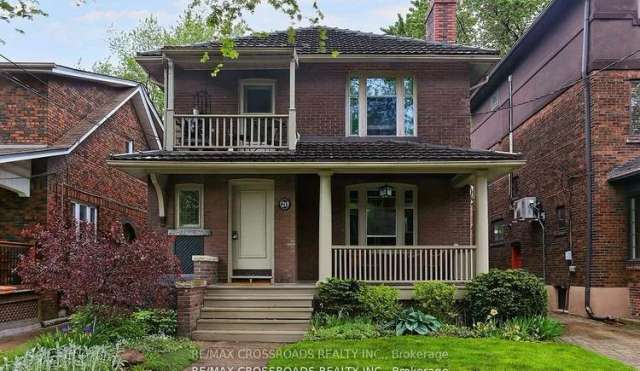 House For Sale in Toronto, Ontario