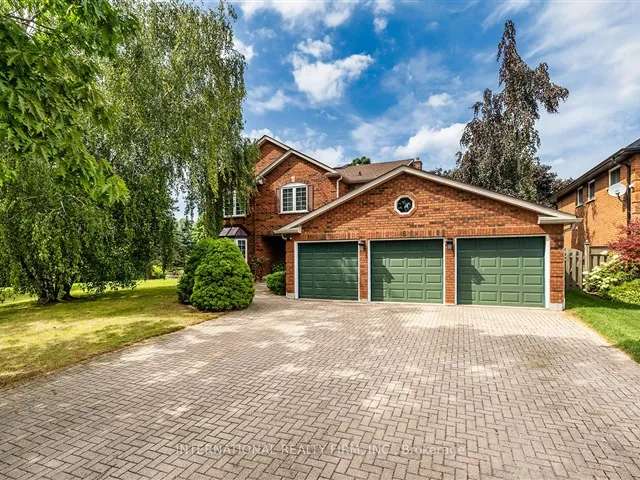 House For Sale in Whitby, Ontario