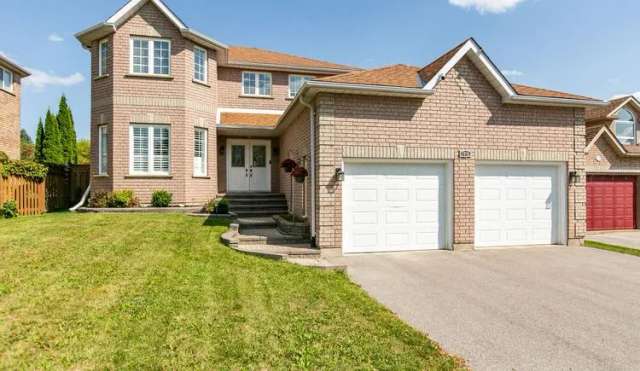 House For Sale in Barrie, Ontario