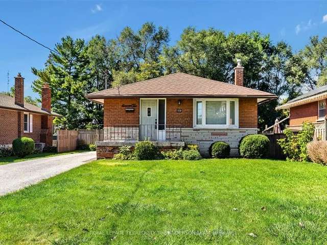 House For Sale in Whitby, Ontario