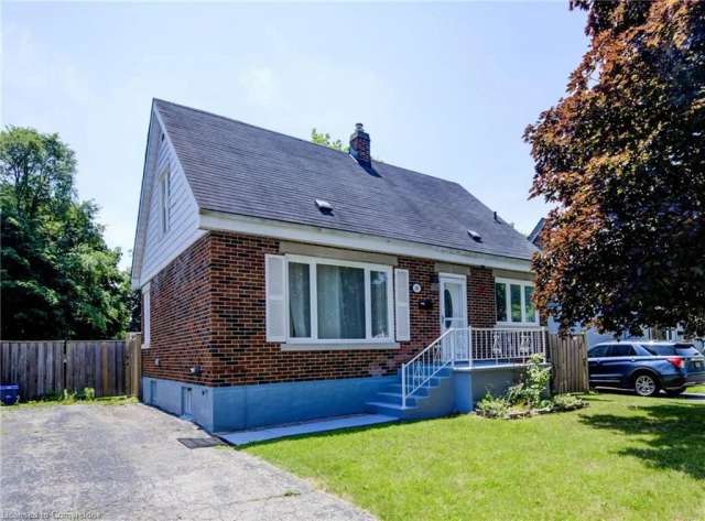 House For Sale in Cambridge, Ontario