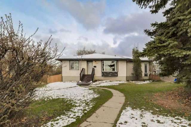 House For Sale in Calgary, Alberta