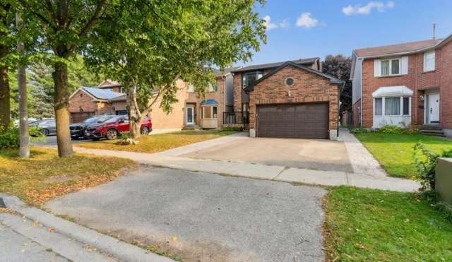 House For Sale in Aurora, Ontario