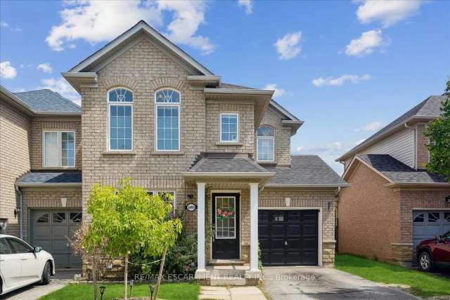 Townhouse For Sale in Burlington, Ontario