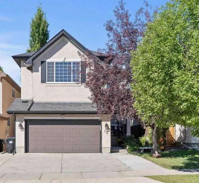 House For Sale in Calgary, Alberta