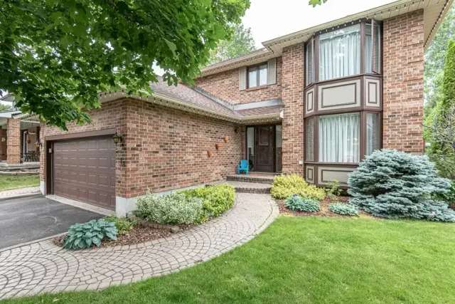 18 Hesse Crescent -  in Ottawa