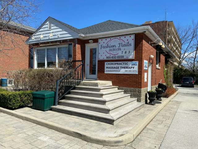 Retail For Rent in Burlington, Ontario