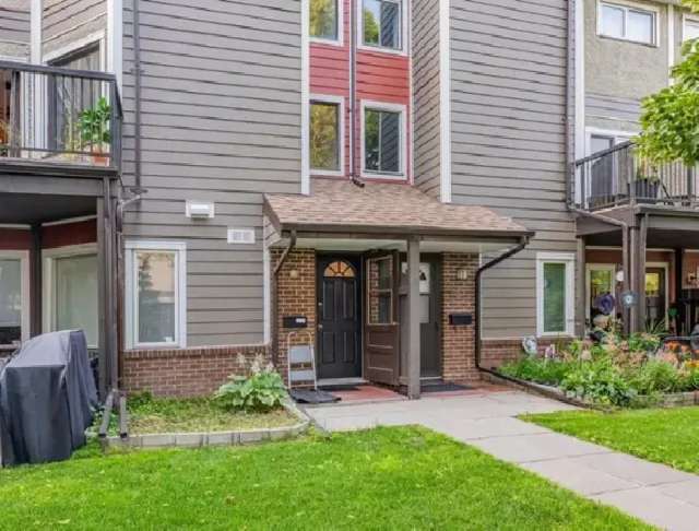 2 Bedroom Townhouse in Richmond West