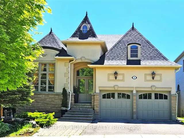 House For Sale in Richmond Hill, Ontario