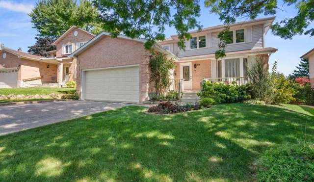 House For Sale in Aurora, Ontario